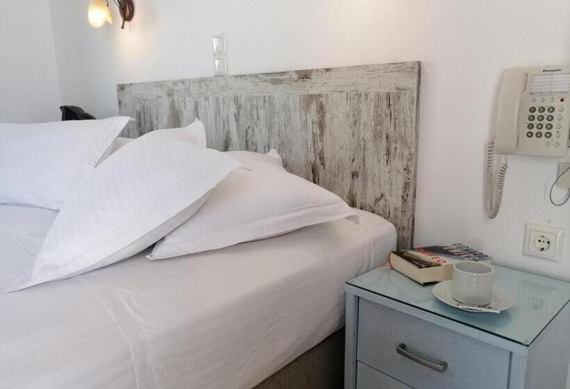 Номер Стандарт Боковой Вид на Море, Christina Hotel, Adults Only, Heated Salt Water Pool