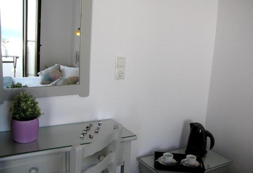 Номер Стандарт Боковой Вид на Море, Christina Hotel, Adults Only, Heated Salt Water Pool