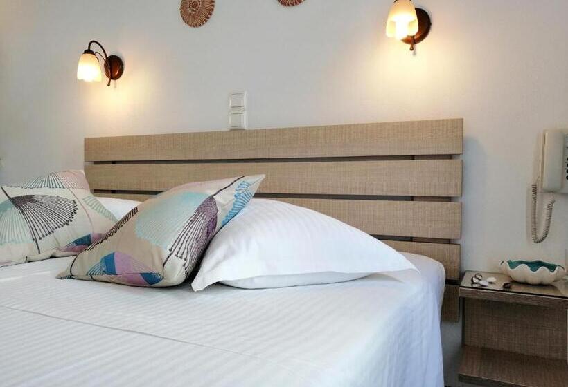 Номер Стандарт Верхний Этаж, Christina Hotel, Adults Only, Heated Salt Water Pool