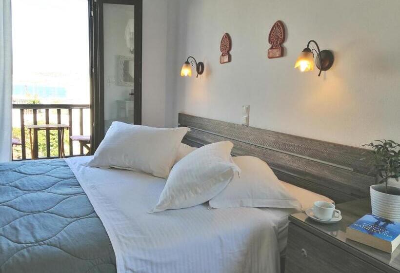 Номер Стандарт Боковой Вид на Море, Christina Hotel, Adults Only, Heated Salt Water Pool