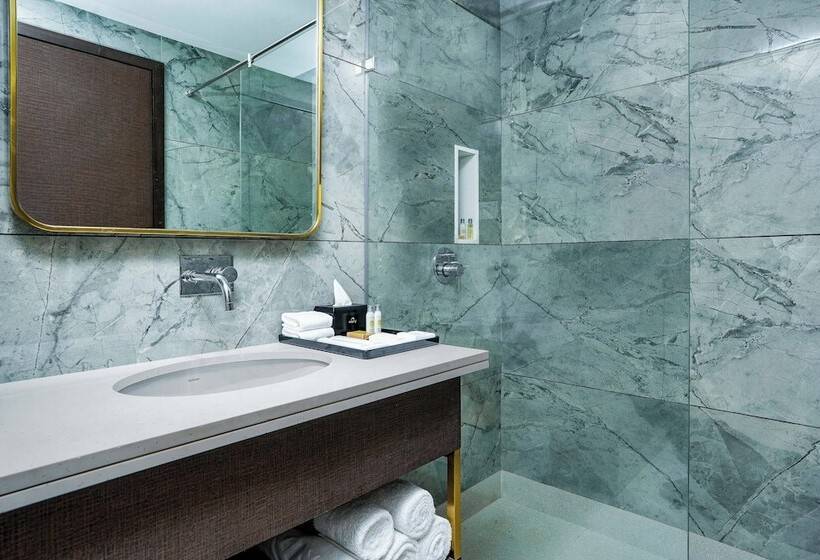 Люкс Вид на Бассейн, Doubletree By Hilton Hotel Goa   Arpora   Baga