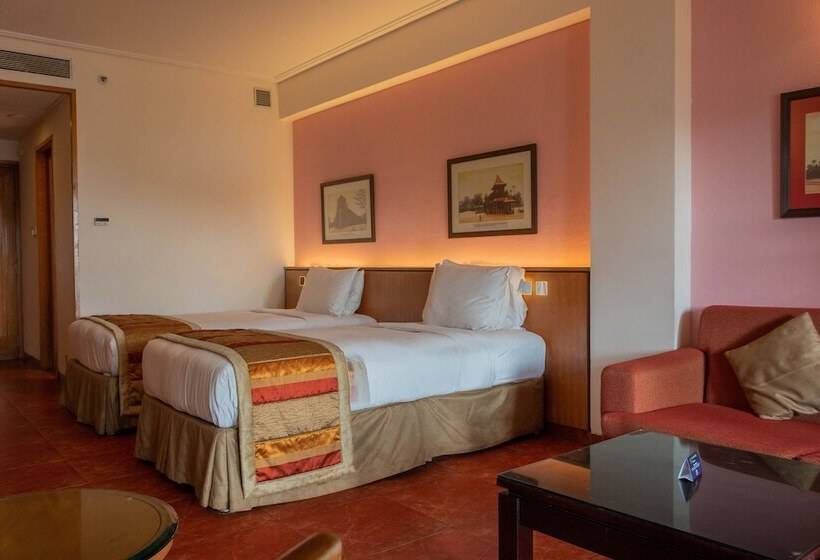 Номер Стандарт Вид на Бассейн, Doubletree By Hilton Hotel Goa   Arpora   Baga