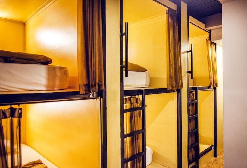 تختخواب در اتاق مشترک, Restu Bali