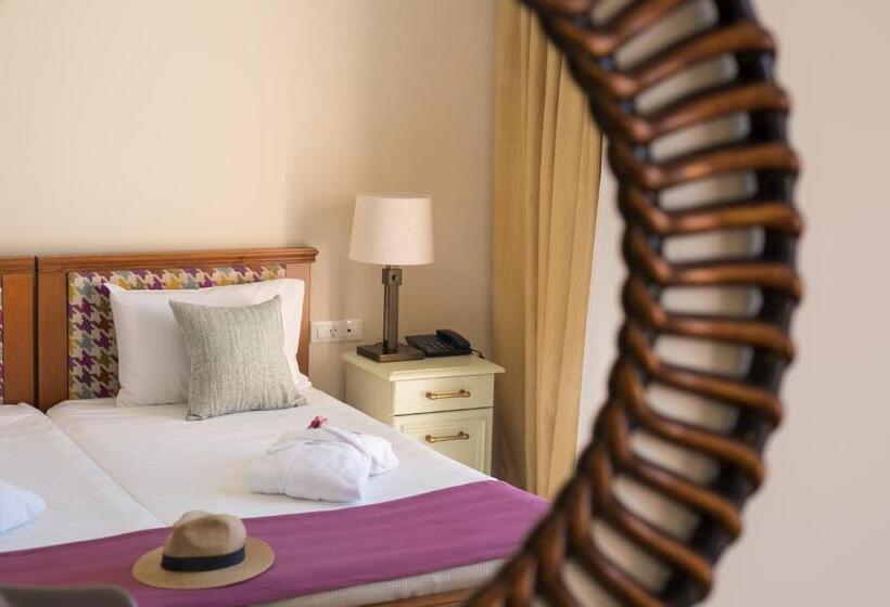 اتاق استاندارد با چشم‌انداز دریا, Sunrise Resort