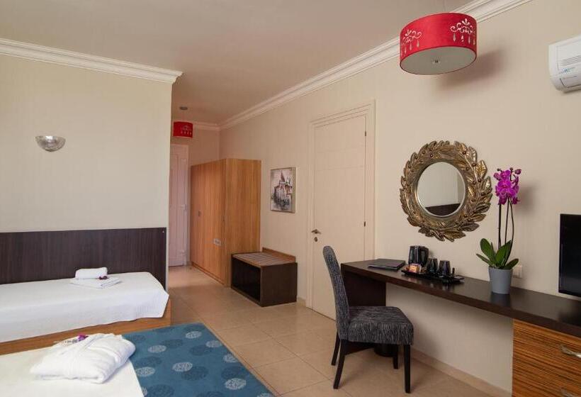 اتاق سوپریور با چشم‌انداز دریا, Sunrise Resort