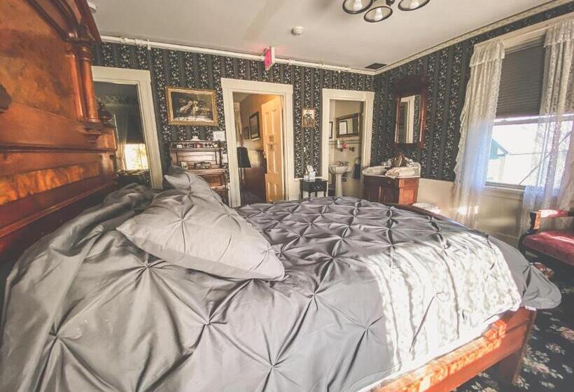 Люкс 2 Спальни, Lizzie Borden House