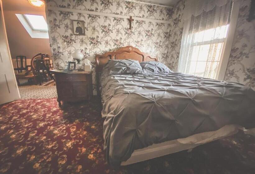 Номер Стандарт Совместная Ванная, Lizzie Borden House