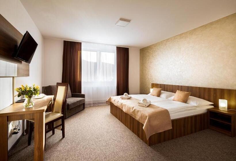 Номер Стандарт, Royal M