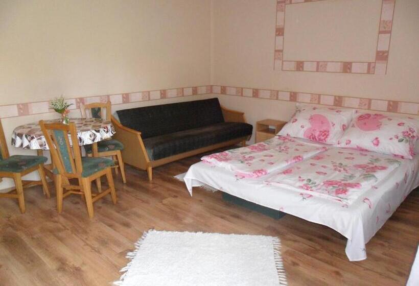 استودیوی استاندارد, Emese Apartman