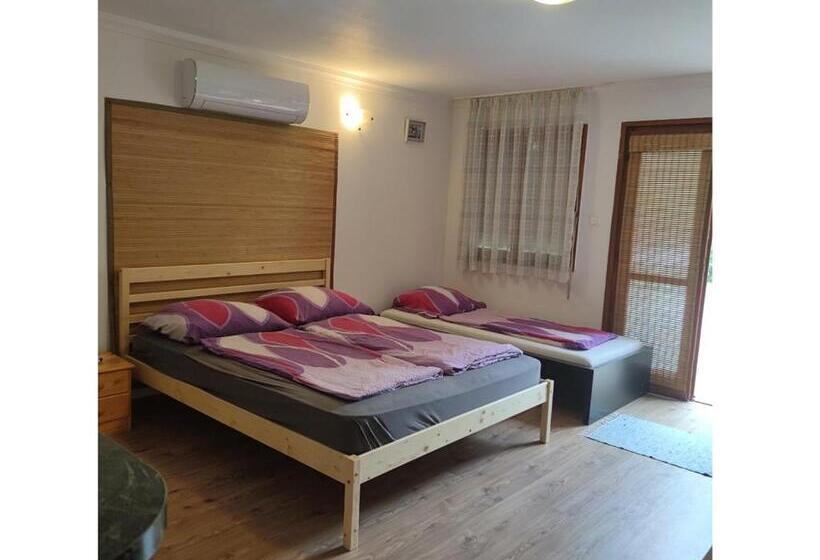 استودیو خانوادگی, Emese Apartman