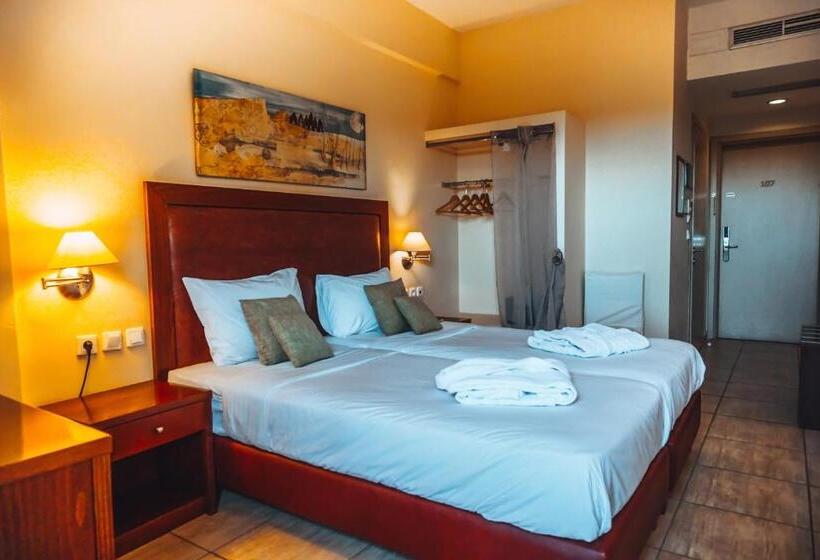 غرفة قياسية سرير كينج لذوى الإحتياجات الخاصة, Apollo Resort Art