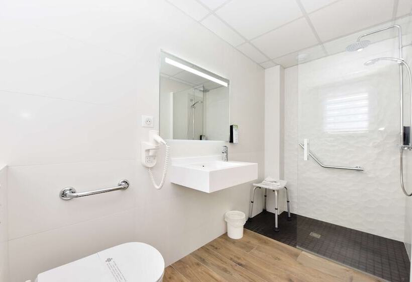 Номер Стандарт Трехместный, Hôtel Kyriad La Rochelle Centre Ville