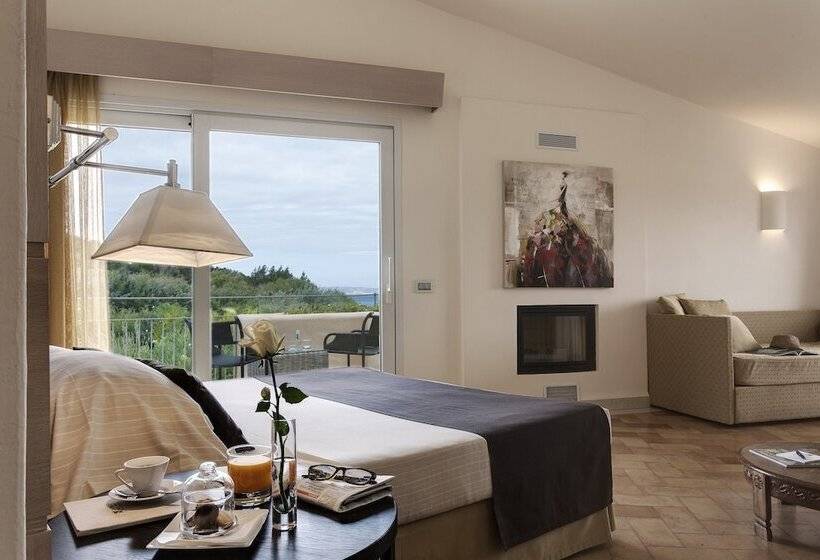 اتاق سه نفره دلوکس با چشم‌انداز دریا, L'Ea Bianca Luxury Resort