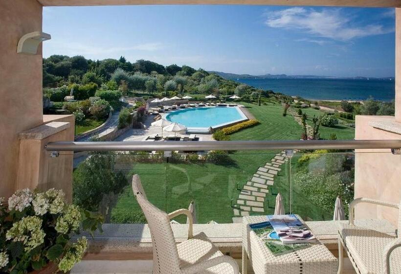 اتاق سوپریور با چشم‌انداز دریا, L'Ea Bianca Luxury Resort
