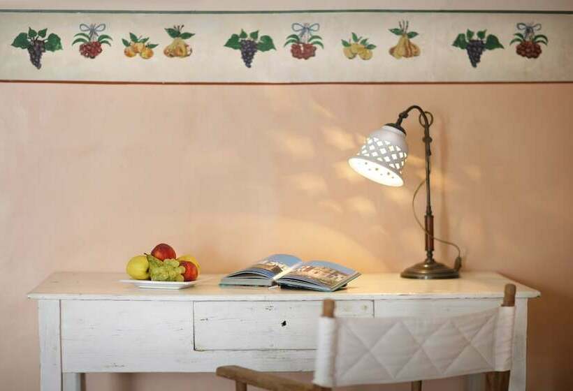 Номер Deluxe, Relais Corte Palmieri & Il Chiostro  Residenza D Epoca
