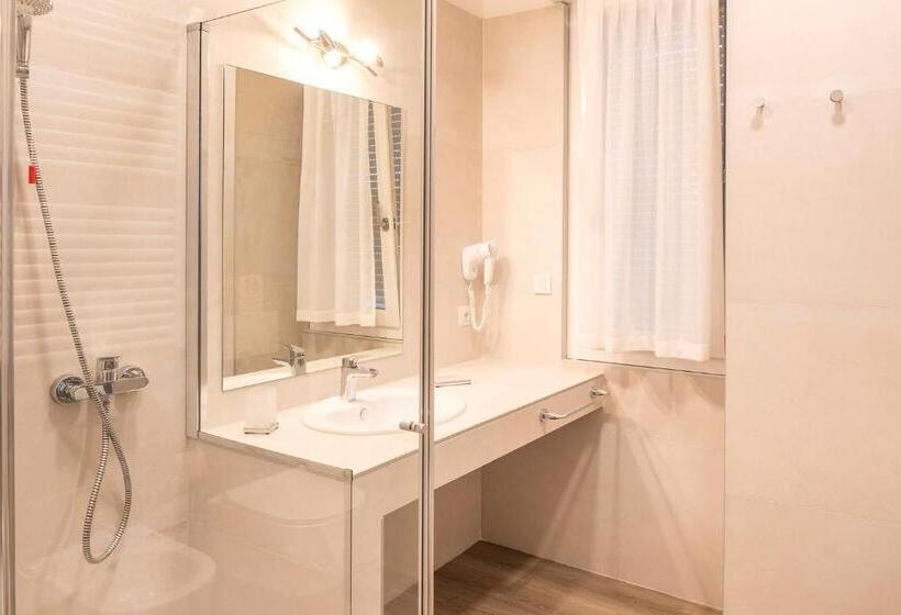 2 Bedrooms Apartment Lake View, Residenza Panorama