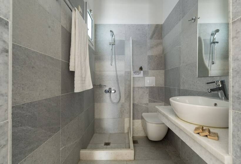 标准三人间, Galinos Hotel For Adults Only