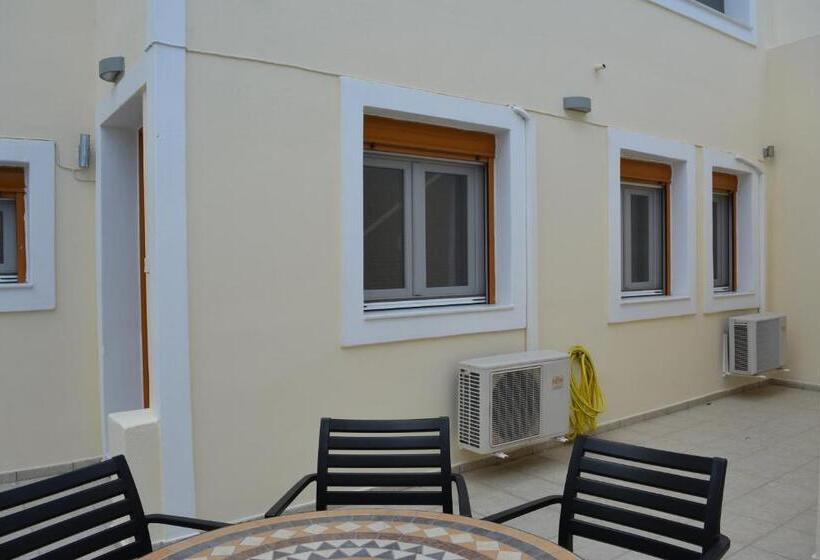 آپارتمان 1 خوابه همکف, Anemomilos Suites