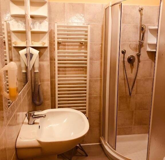 Quarto Triplo Deluxe, Duca Della Corgna