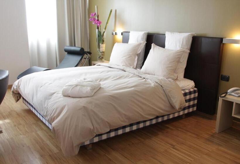 Номер Executive, Euro Hotel Residence