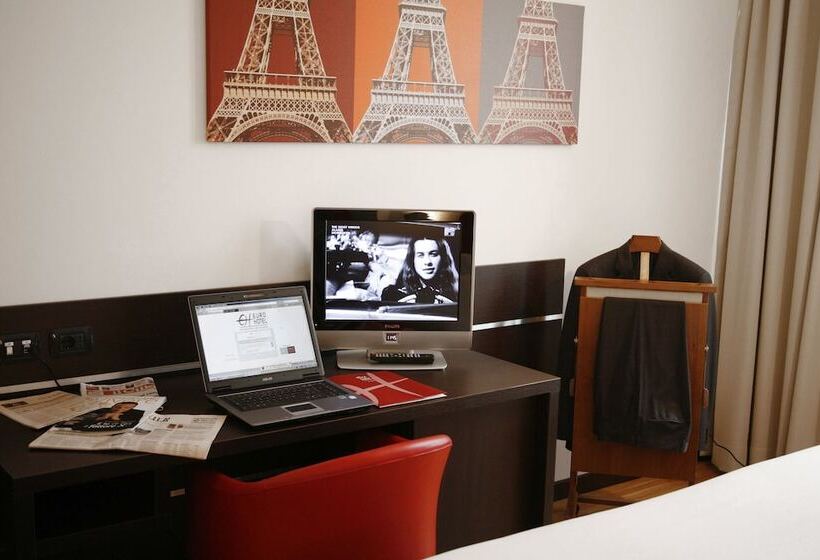 Номер Deluxe, Euro Hotel Residence