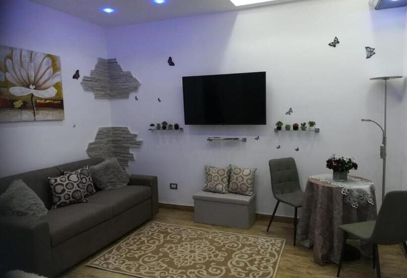 اتاق خانوادگی, B&b Dali