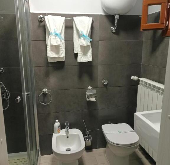 اتاق استاندارد با سرویس بهداشتی مشترک, B&b Dali