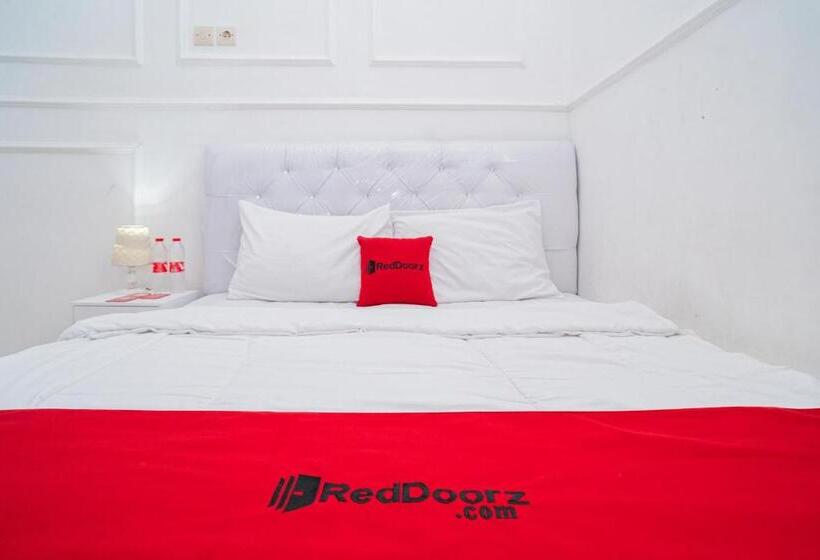 اتاق استاندارد, Reddoorz Syariah At Aura Homestay