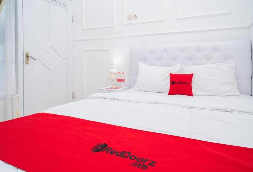 اتاق استاندارد با تخت بزرگ, Reddoorz Syariah At Aura Homestay