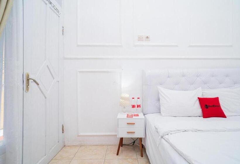 اتاق استاندارد با تخت بزرگ, Reddoorz Syariah At Aura Homestay