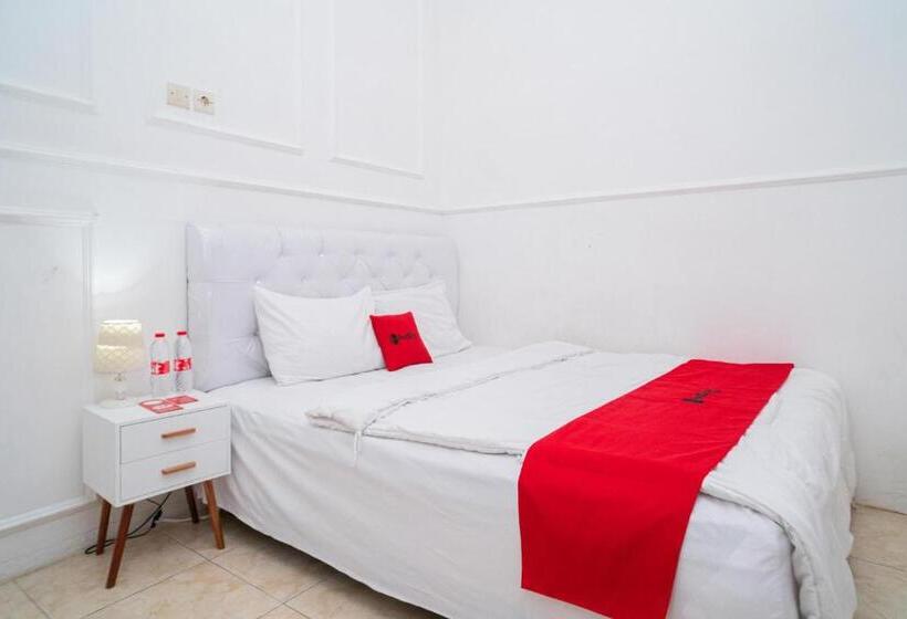 اتاق استاندارد با تخت بزرگ, Reddoorz Syariah At Aura Homestay