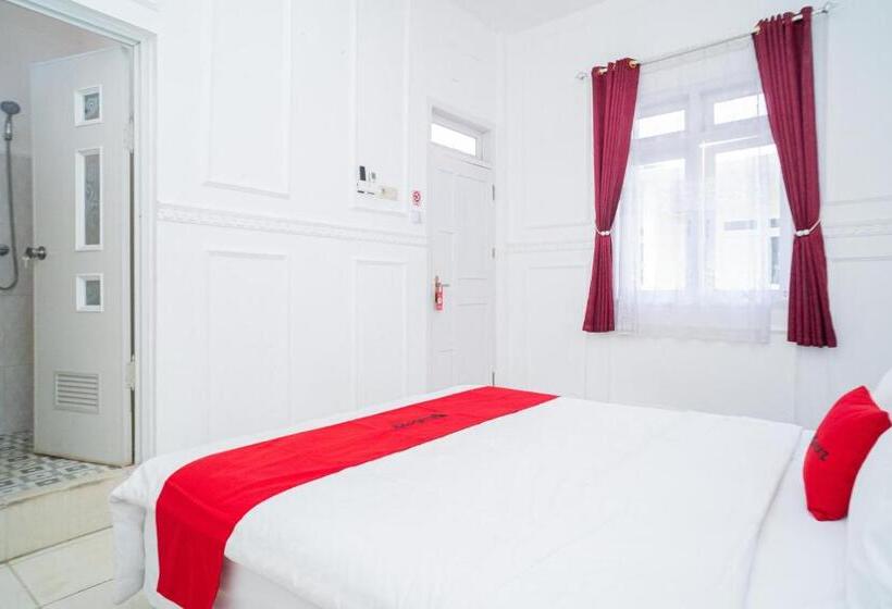 اتاق استاندارد با تخت بزرگ, Reddoorz Syariah At Aura Homestay