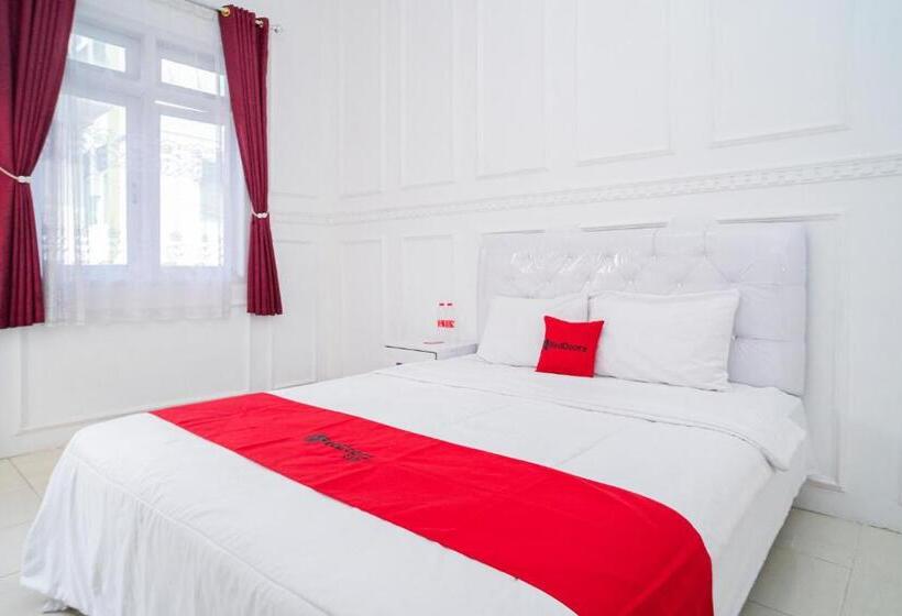 اتاق استاندارد با تخت بزرگ, Reddoorz Syariah At Aura Homestay