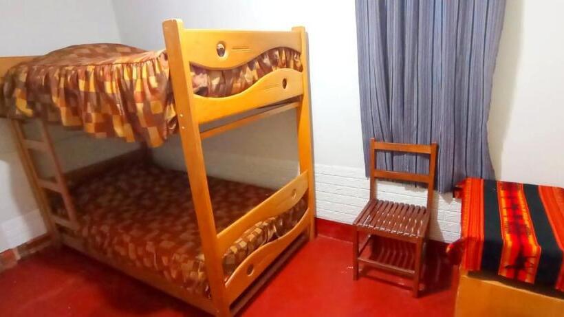 اتاق استاندارد با سرویس بهداشتی مشترک, Andes Hostel