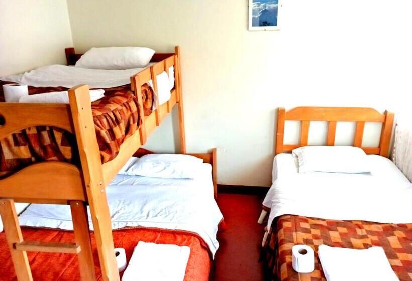 اتاق استاندارد سه نفره, Andes Hostel