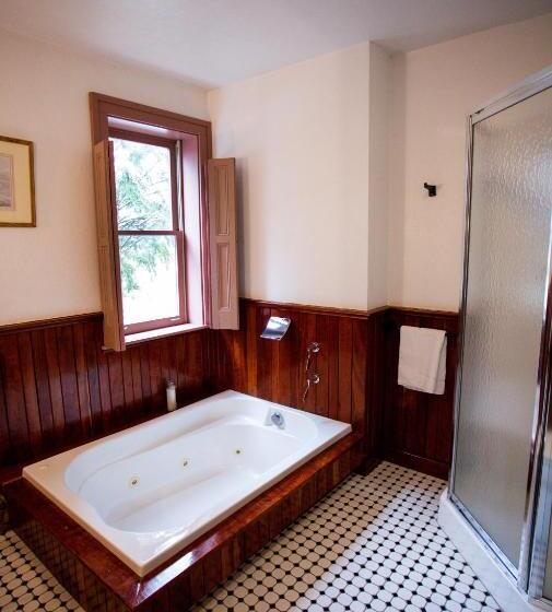 스탠다드 룸 킹사이즈 침대, Baneberry Meadows B&b