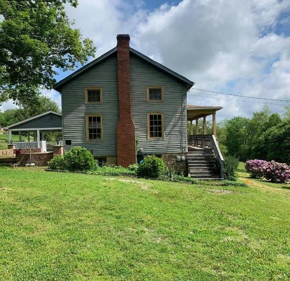 침실 3개 주택, Baneberry Meadows B&b