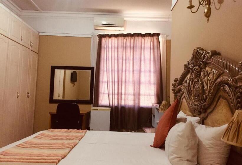 Номер Стандарт, Chancellors Court Guest House