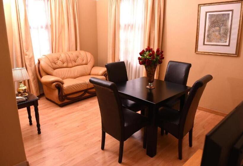 Номер Deluxe с Балконом, Chancellors Court Guest House