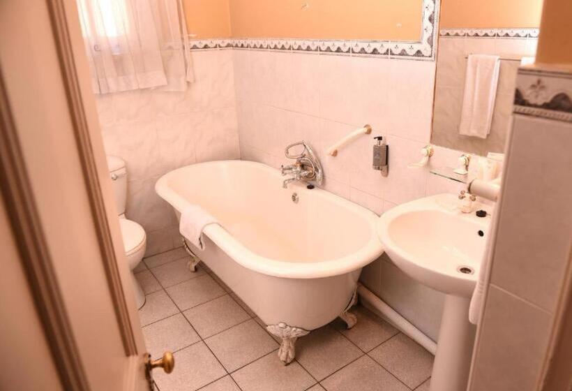 Семейный Номер, Chancellors Court Guest House