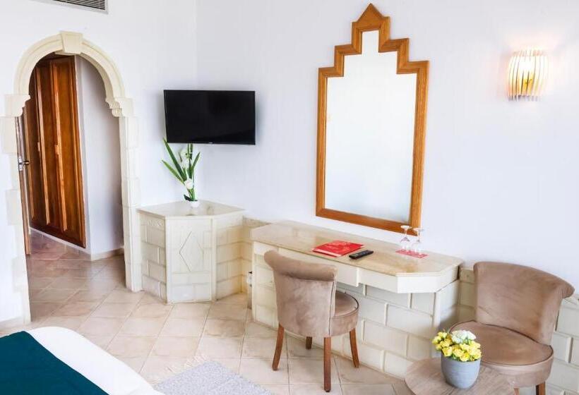 اتاق استاندارد چهار تخته, El Habib Monastir