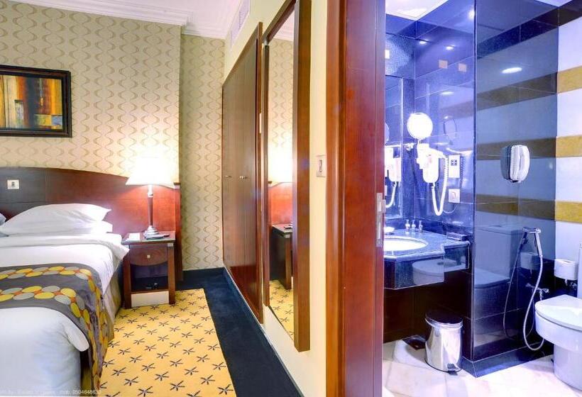 جناح جونيور, Al Muna Kareem Hotel  Ex Leader