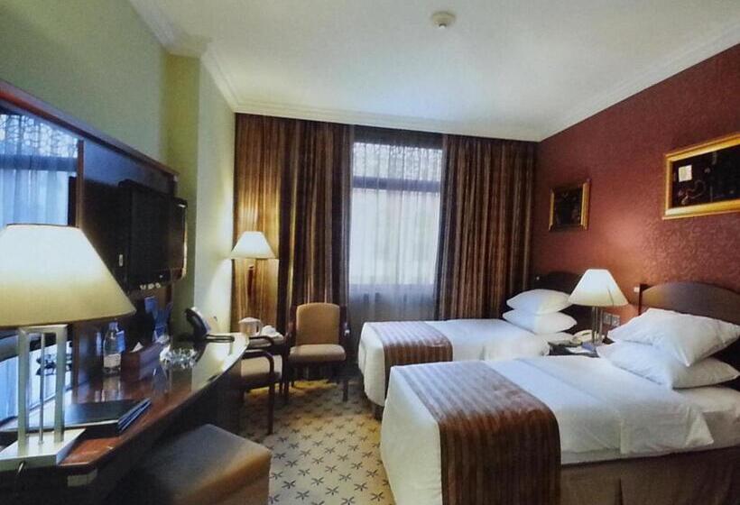 Standard Neljän Hengen Huone, Al Muna Kareem Hotel  Ex Leader