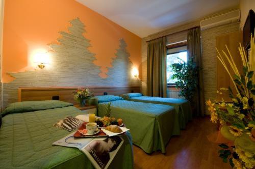 اتاق استاندارد سه نفره, Ristorante Tre Leoni