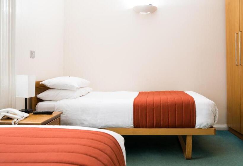 Quarto Estandar, 63