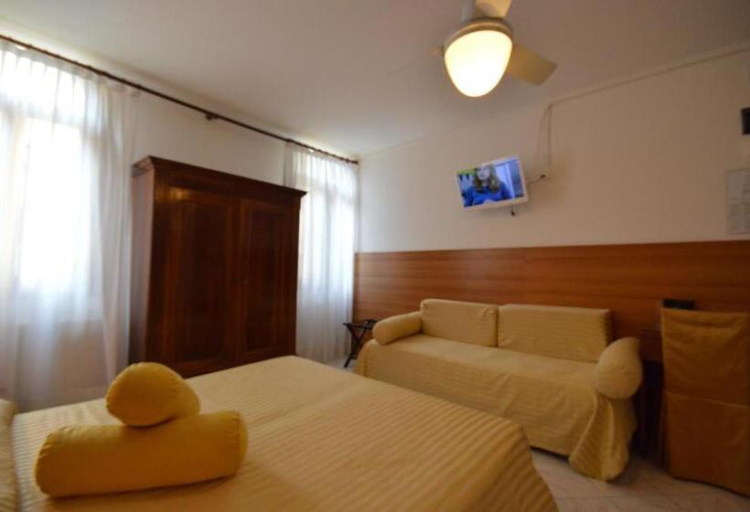 اتاق استاندارد چهار تخته, Albergo Marin