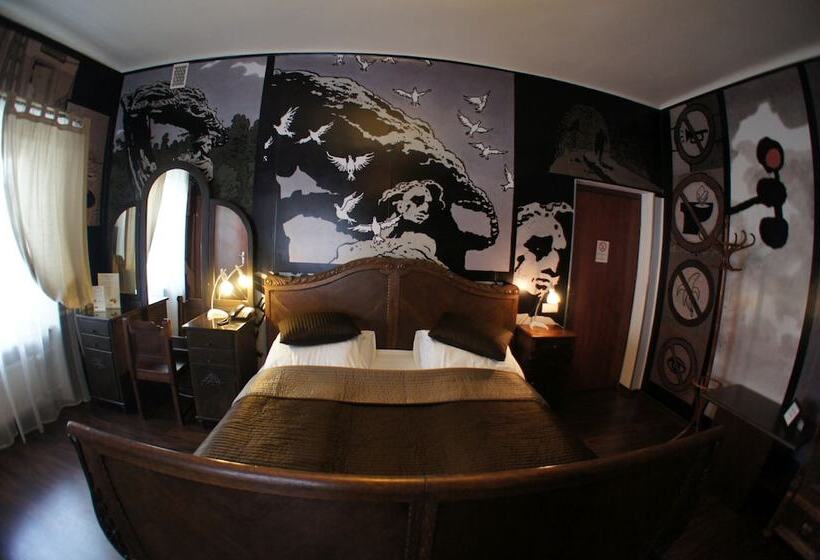 Семейный Номер, Castle Inn