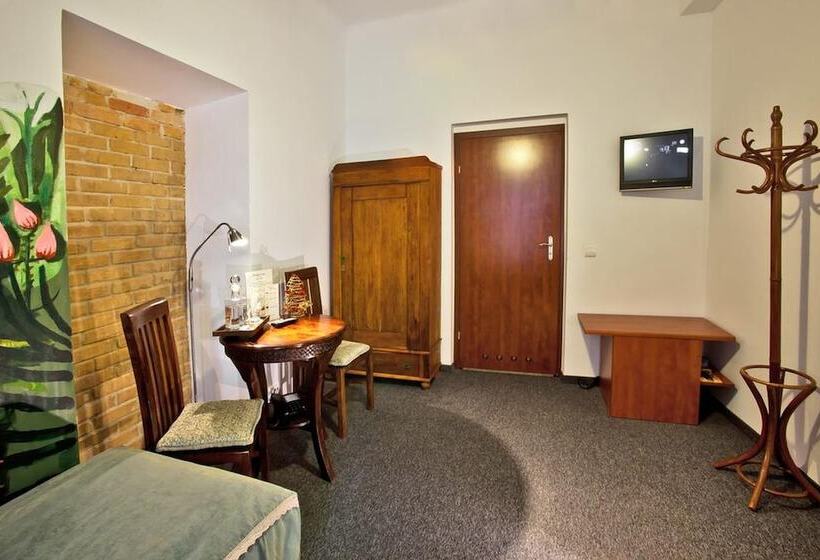 Номер Стандарт, Castle Inn
