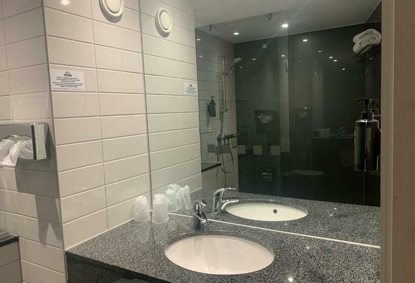 Семейный Номер, Days Inn Wetherby