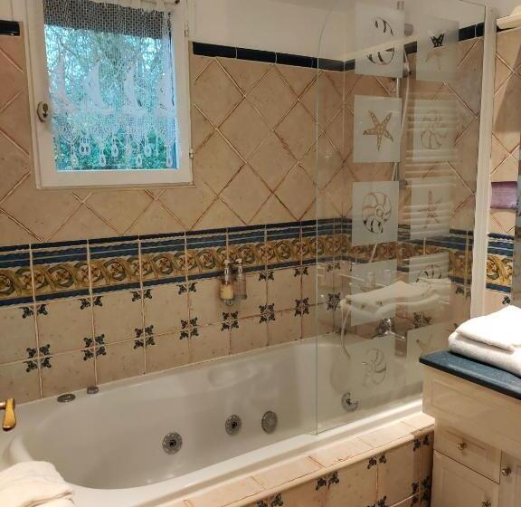 Номер Стандарт, Demeures & Châteaux Hôtel Domaine Le Clos Des Fontaines